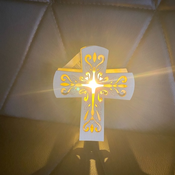 Darling Wood cross Light Up NO PLUG in required NWT - Picture 3 of 10